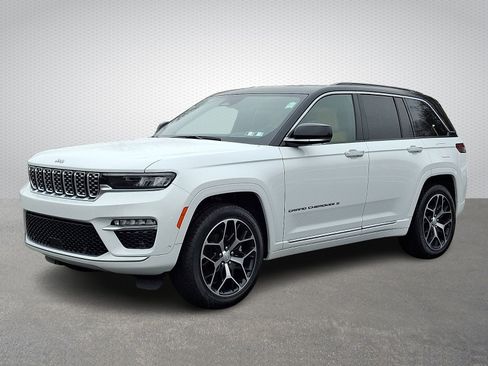 New 2025 Jeep Grand Cherokee Summit image 3