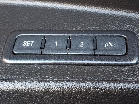 Used 2017 GMC Yukon XL Denali w/ Open Road Package AWD/4WD image 31