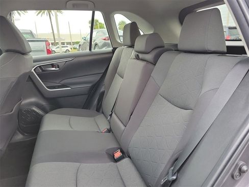 Used 2022 Toyota RAV4 XLE image 10