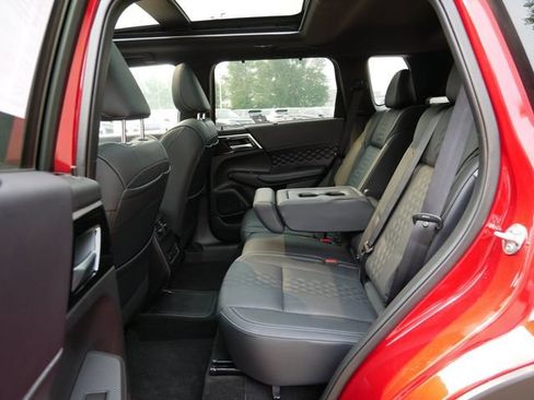 Used 2025 Mitsubishi Outlander SEL Black Edition AWD/4WD image 11