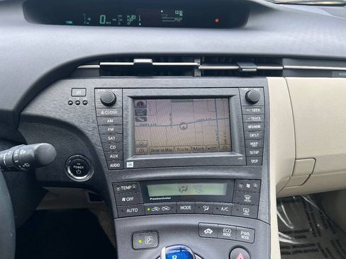 Used 2010 Toyota Prius Four w/ Solar Roof Pkg FWD image 37