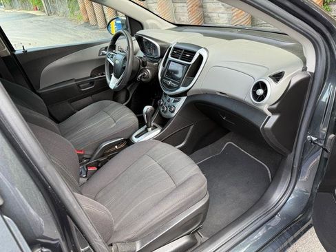 Used 2020 Chevrolet Sonic LT FWD image 33