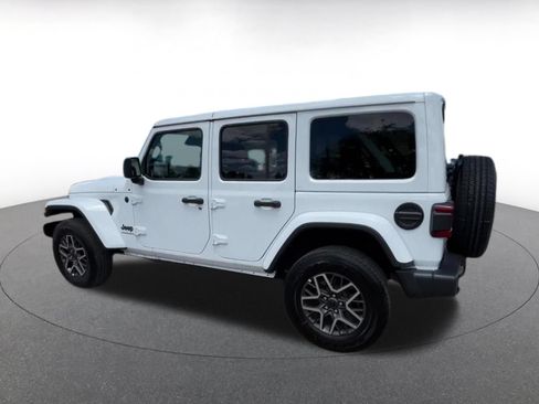 Used 2025 Jeep Wrangler Unlimited Sahara AWD/4WD image 10