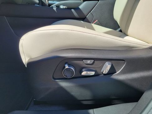 Certified 2023 Cadillac XT4 Sport AWD/4WD image 8