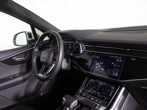 Used 2025 Audi Q7 3.0T Premium Plus AWD/4WD image 36