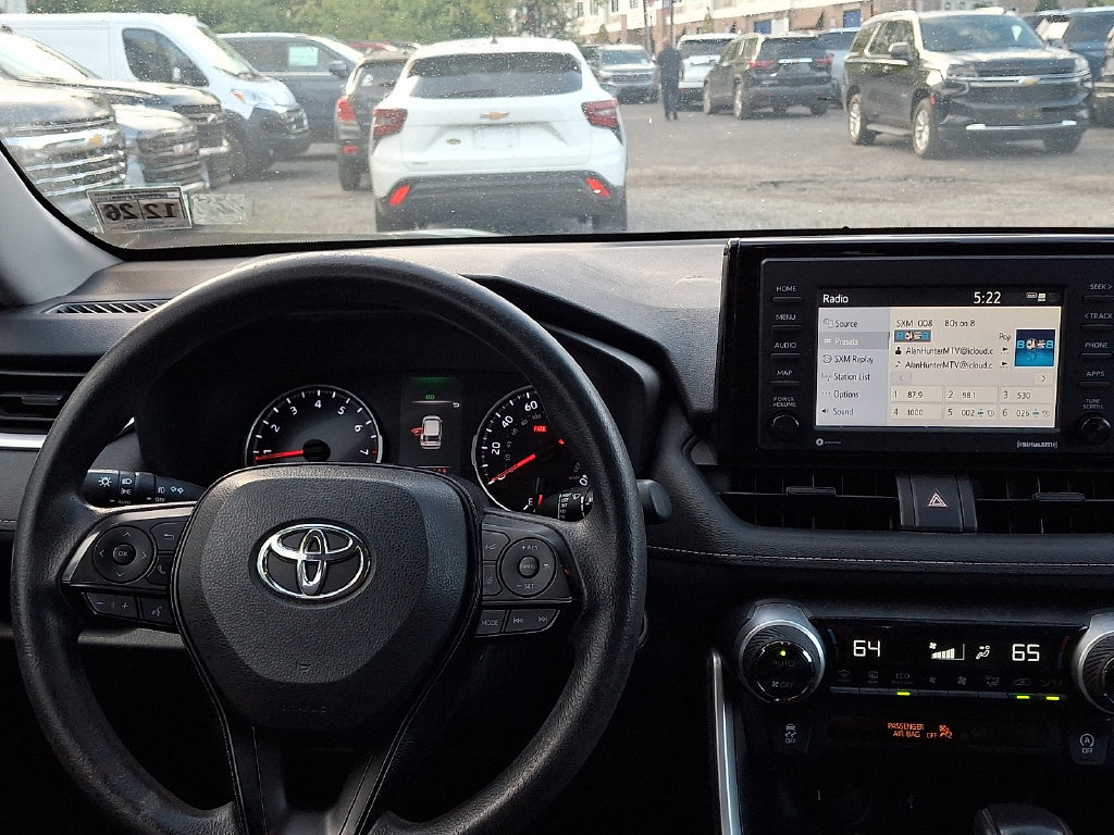 Used 2021 Toyota RAV4 XLE AWD/4WD image 11