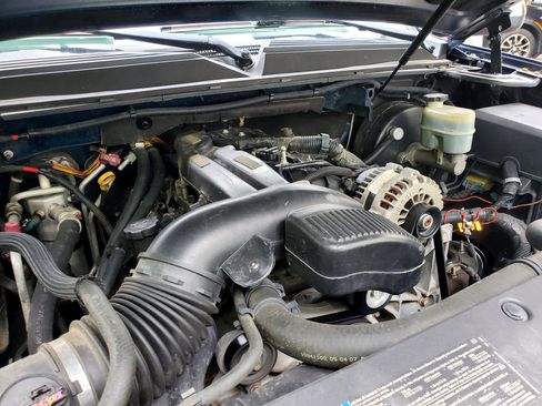 Used 2007 Chevrolet Suburban LTZ w/ LTZ Preferred Equipment Group image 4