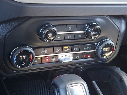 Used 2025 Ford Bronco Outer Banks w/ Sasquatch Package image 16