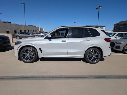 Used 2019 BMW X5 xDrive40i w/ M Sport Package image 3