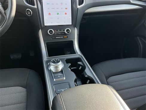 Used 2023 Ford Edge SE image 16