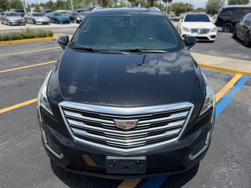 Used 2017 Cadillac XT5 FWD image 3