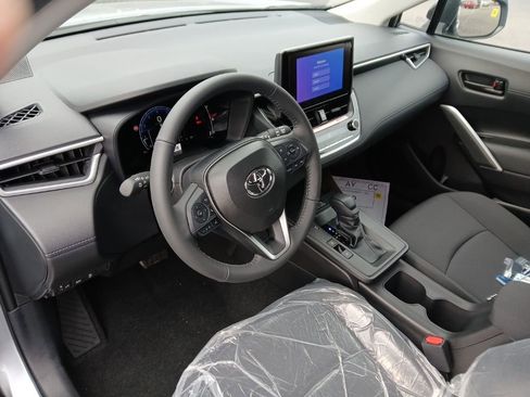 New 2026 Toyota Corolla Cross LE image 5