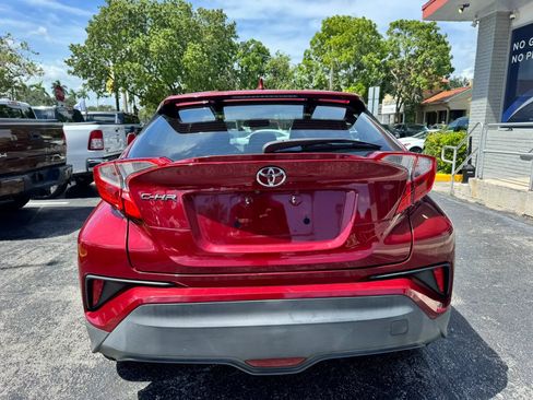 Used 2018 Toyota C-HR XLE FWD image 7