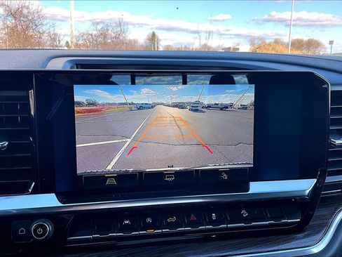 Used 2024 Chevrolet Silverado 1500 LT Trail Boss w/ Convenience Package II image 22