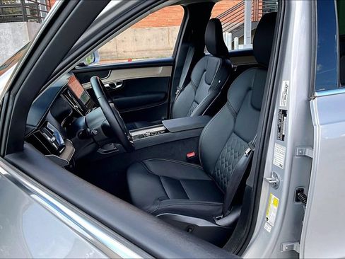 Used 2025 Volvo XC90 B6 Plus AWD/4WD image 31