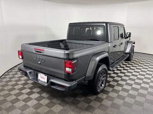 Used 2026 Jeep Gladiator Sport image 7