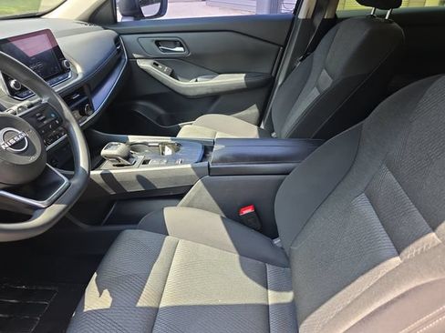 Used 2024 Nissan Rogue SV FWD image 11
