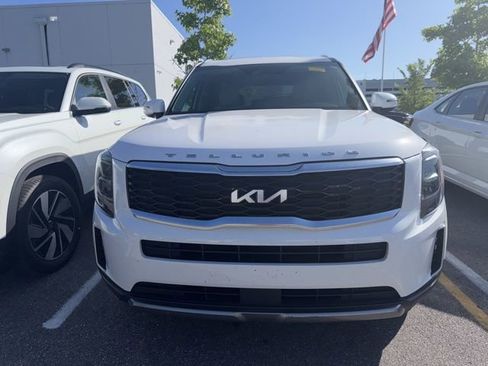 Used 2022 Kia Telluride EX w/ EX Premium Package image 2