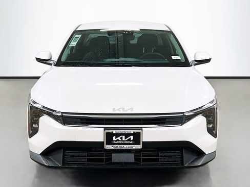 New 2025 Kia K4 LX image 2