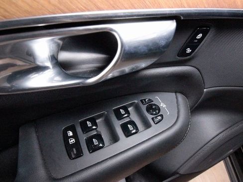 Certified 2023 Volvo XC90 B6 Plus w/ Protection Package Premier image 11