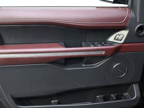 Used 2023 Ford Expedition Limited image 23