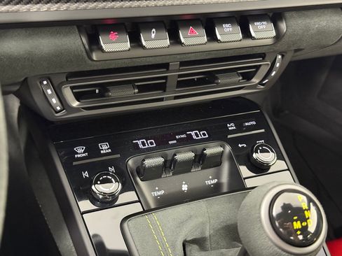 Used 2025 Porsche 911 GT3 RS image 19