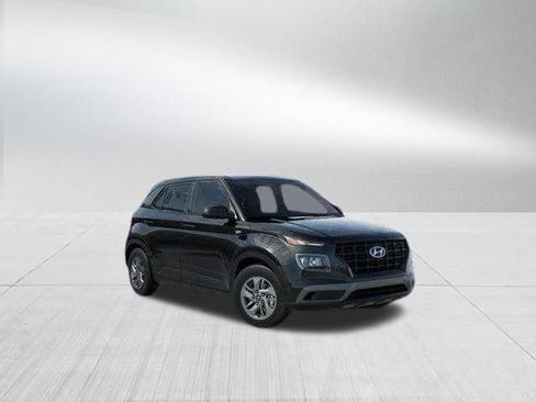 New 2026 Hyundai Venue SE FWD image 2
