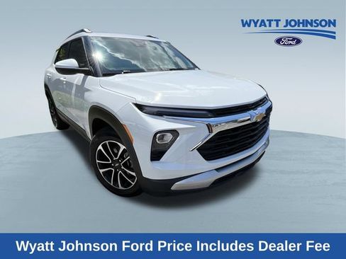 Used 2024 Chevrolet TrailBlazer LT FWD image 1