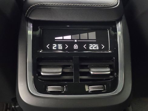 Used 2021 Volvo XC60 T5 R-Design w/ Protection Package Premier image 18