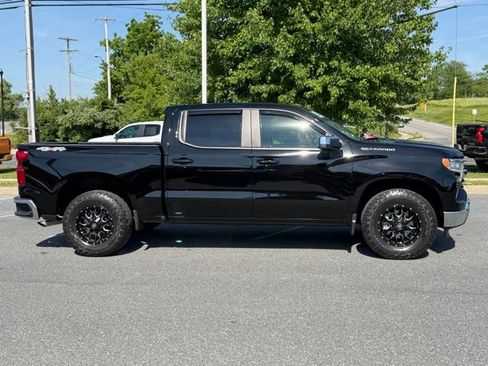 Used 2025 Chevrolet Silverado 1500 LT AWD/4WD image 13