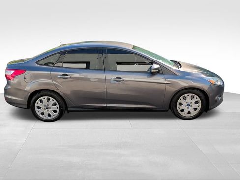 Used 2012 Ford Focus SE FWD image 6