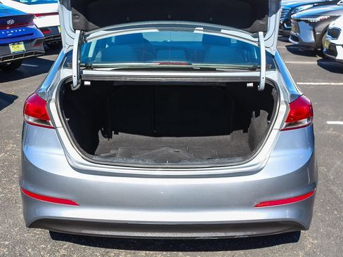 Used 2017 Hyundai Elantra SE image 36