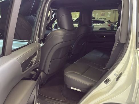 Used 2022 Lexus LX 600 4WD w/ Premium Package image 22