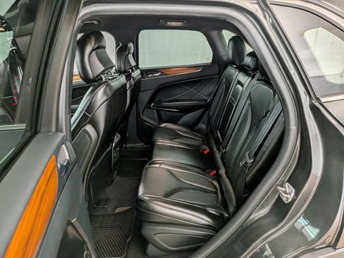 Used 2019 Lincoln MKC Select w/ Select Plus Package FWD image 18