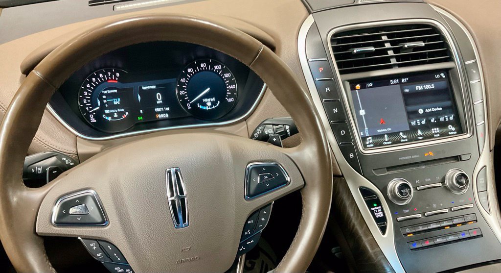 Used 2017 Lincoln MKX Reserve w/ Driver Assistance Package AWD/4WD image 17