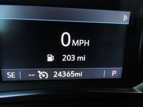 Used 2023 Chevrolet Traverse LT FWD image 30