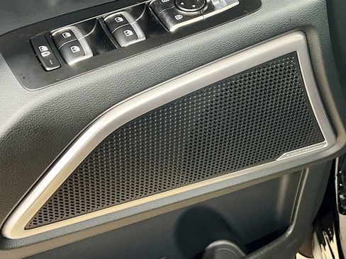 New 2025 Kia Telluride S image 19