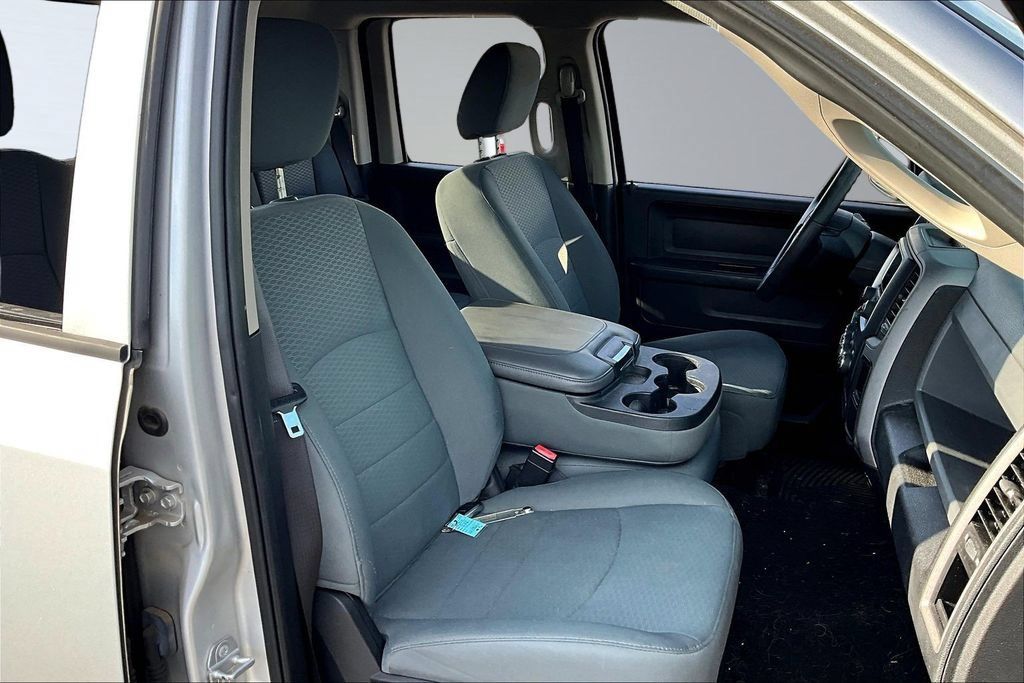 Used 2017 RAM 1500 Express AWD/4WD image 21