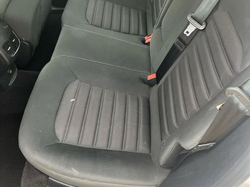 Used 2017 Ford Fusion SE w/ Fusion SE Technology Package image 10