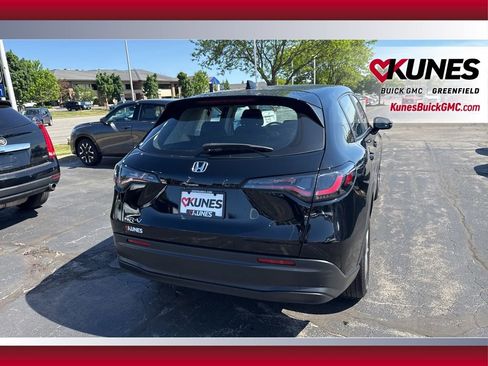 Used 2023 Honda HR-V LX image 9