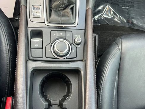 Used 2018 MAZDA MAZDA3 Touring image 27