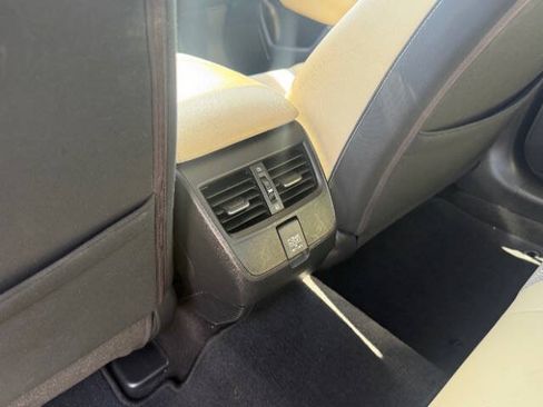 Used 2018 Honda Clarity Plug-In Hybrid image 18