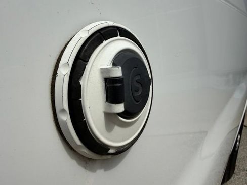 Used 2013 Chevrolet Express 2500 RWD image 14