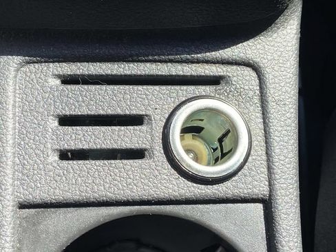 Used 2017 Volkswagen Golf 4-Door FWD image 27