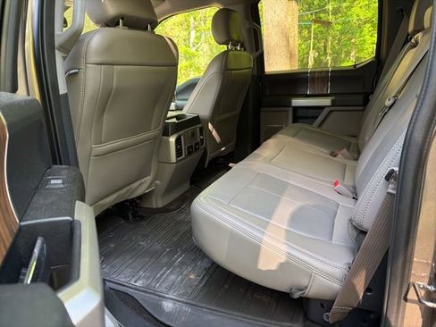 Used 2019 Ford F150 Lariat image 11