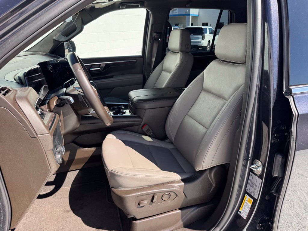 Used 2025 Chevrolet Tahoe LT RWD image 18