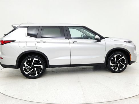 Used 2024 Mitsubishi Outlander Ralliart image 5