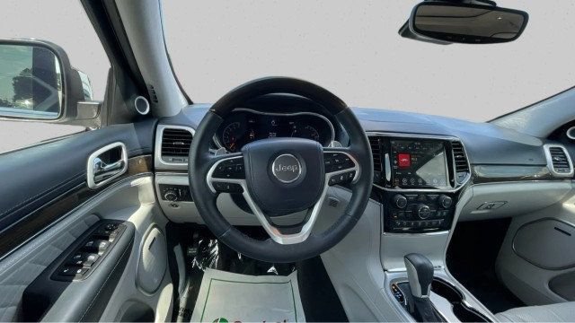 Used 2020 Jeep Grand Cherokee Summit AWD/4WD image 11