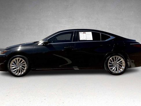Used 2020 Lexus ES 350 w/ Luxury Package image 3