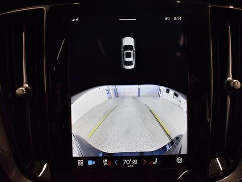 Used 2025 Volvo S60 B5 Core image 8